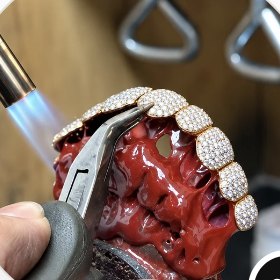 WE CRAFT YOUR GRILLZ